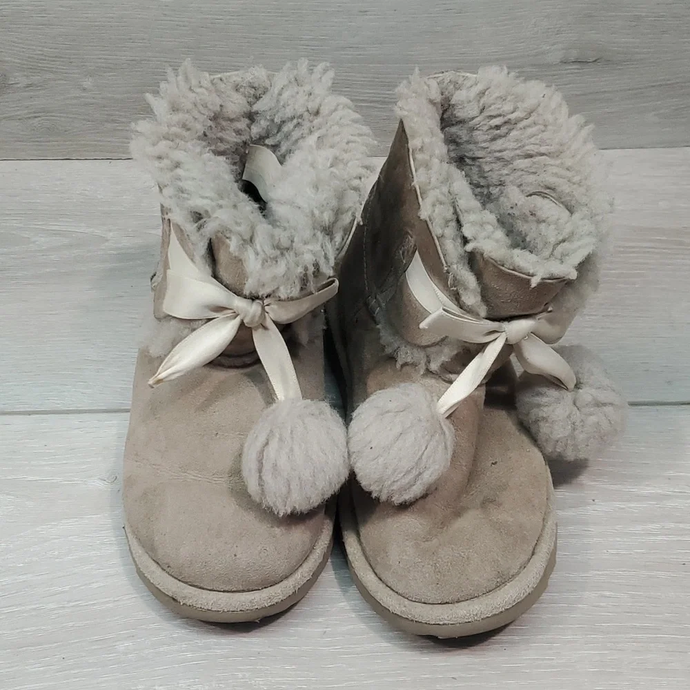 Ugg Australia Kids Girls Gita Pom Pom Leather Sheepskin Boots shoes sz 11
